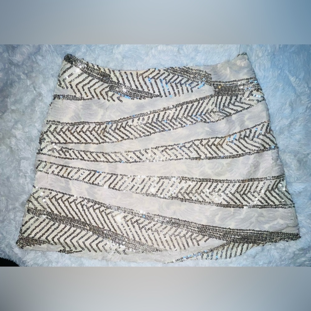 NWT Angel Biba Beige/Gold Sequins Mini Skirt Women’s size Medium